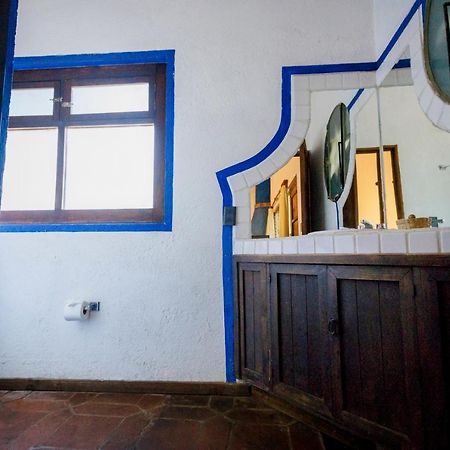 Lago Sol Hotel & Suites Tzintzuntzan Екстер'єр фото