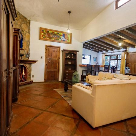 Lago Sol Hotel & Suites Tzintzuntzan Екстер'єр фото