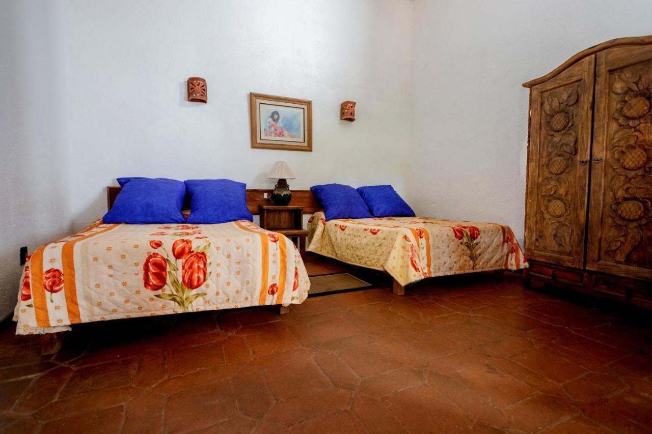 Lago Sol Hotel & Suites Tzintzuntzan Екстер'єр фото