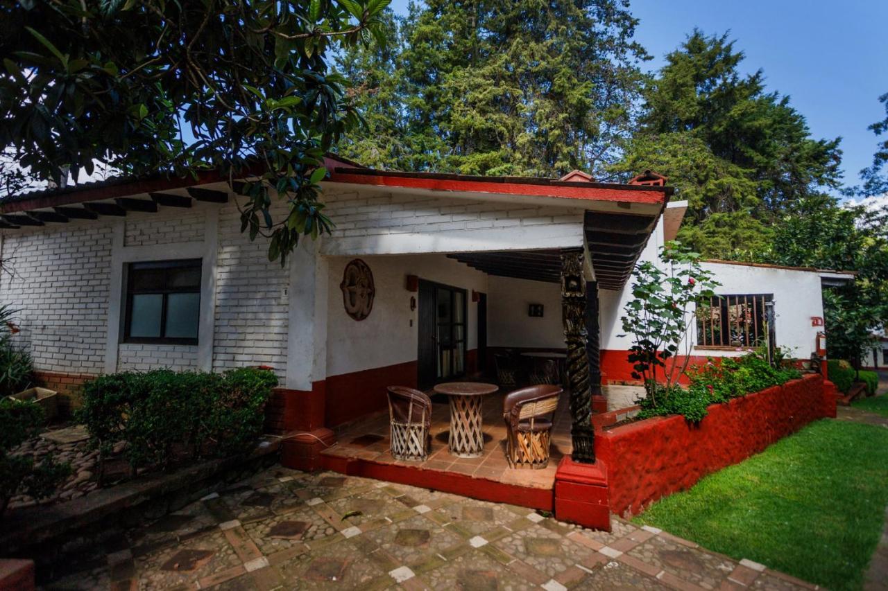 Lago Sol Hotel & Suites Tzintzuntzan Екстер'єр фото