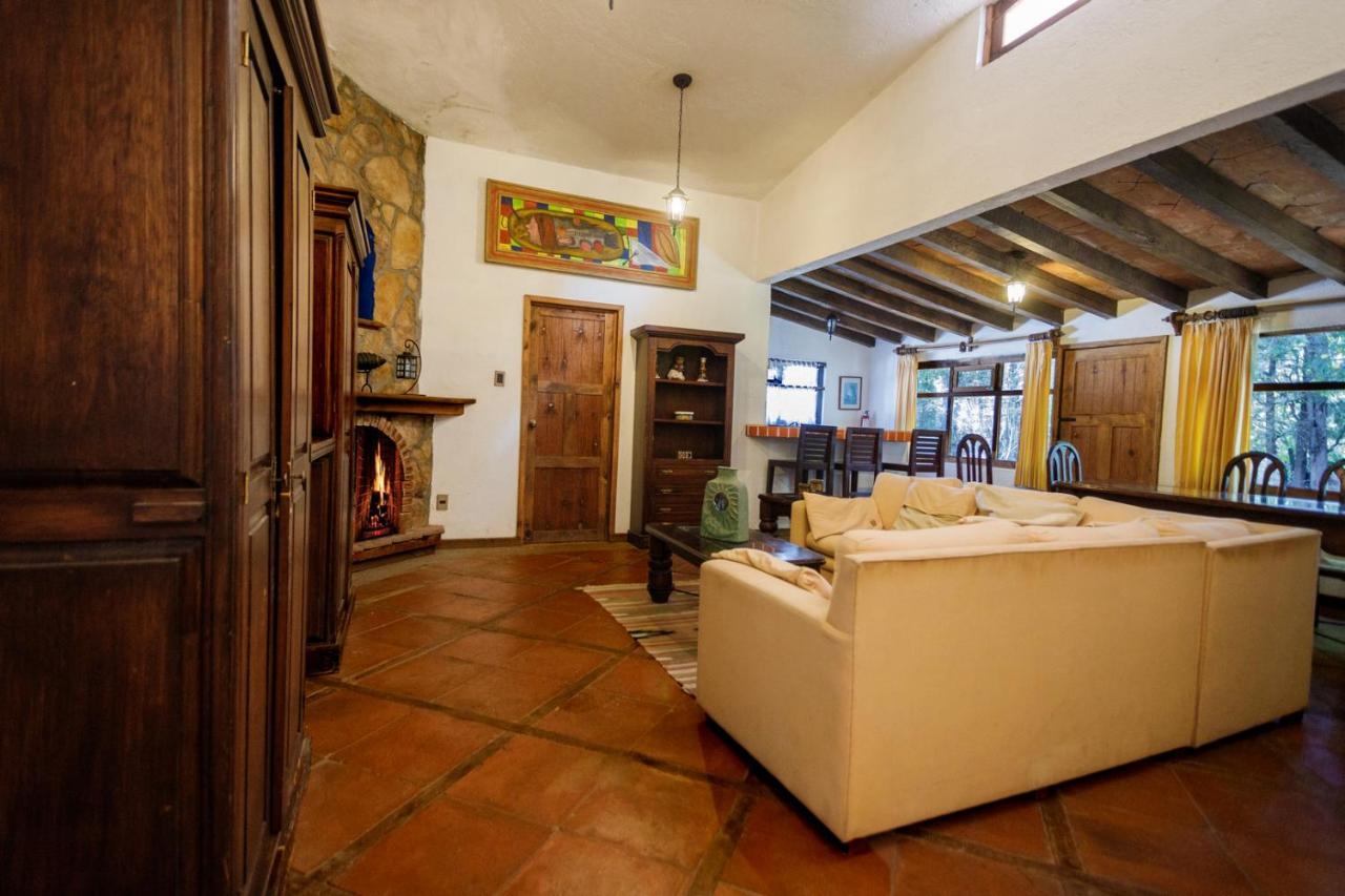 Lago Sol Hotel & Suites Tzintzuntzan Екстер'єр фото