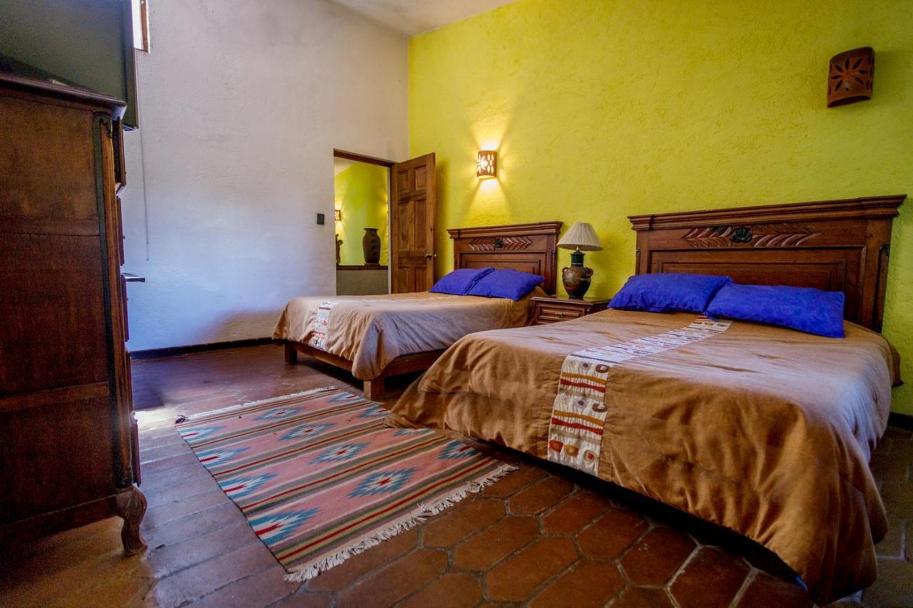 Lago Sol Hotel & Suites Tzintzuntzan Екстер'єр фото