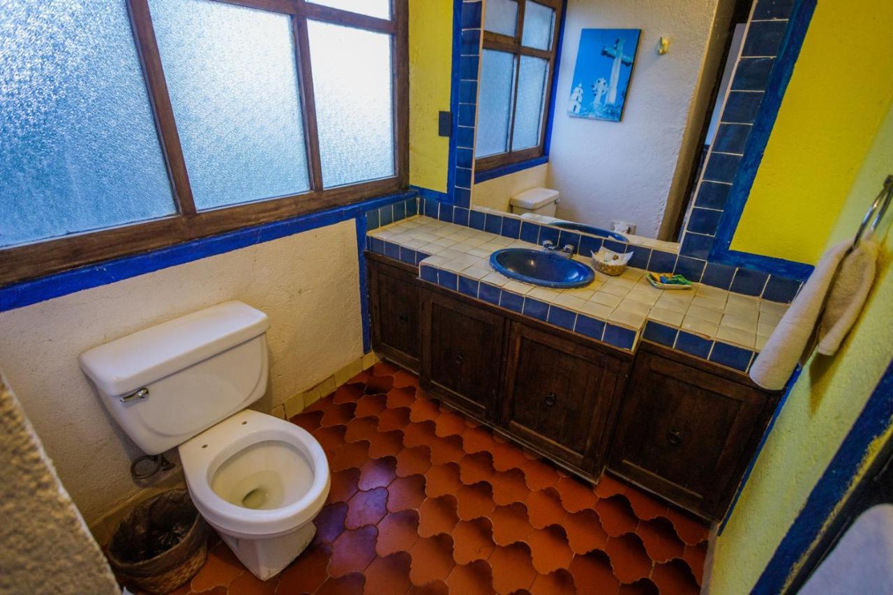 Lago Sol Hotel & Suites Tzintzuntzan Екстер'єр фото