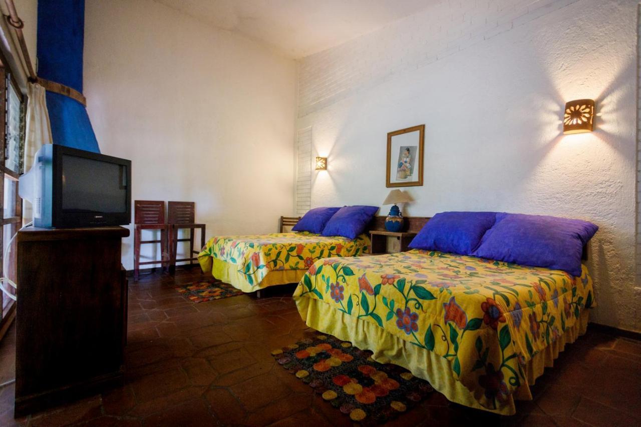 Lago Sol Hotel & Suites Tzintzuntzan Екстер'єр фото