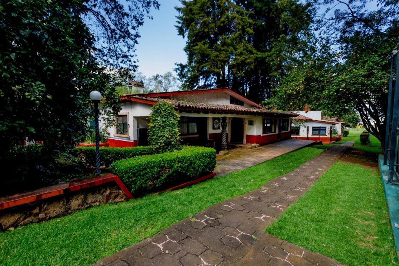 Lago Sol Hotel & Suites Tzintzuntzan Екстер'єр фото