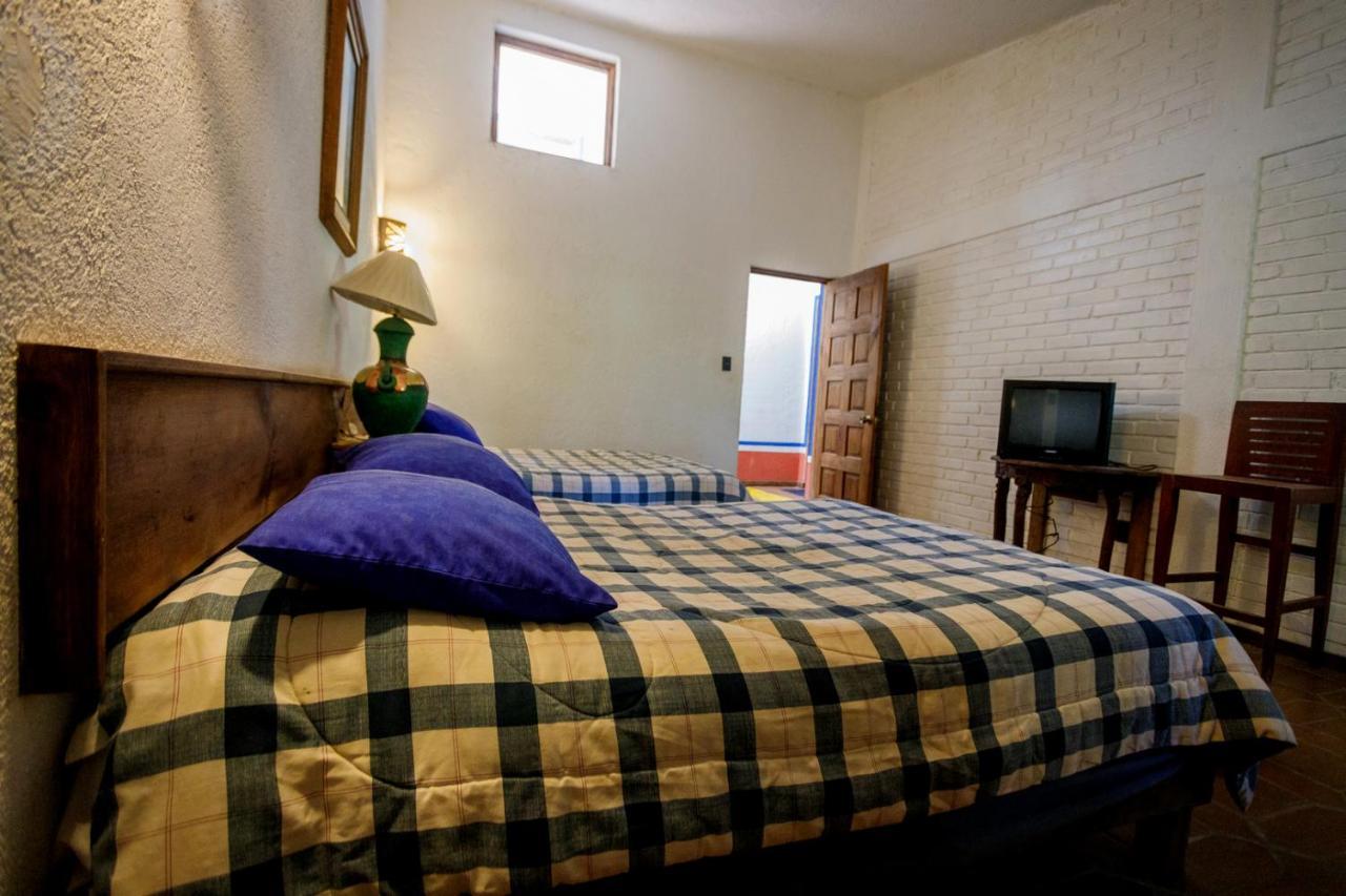 Lago Sol Hotel & Suites Tzintzuntzan Екстер'єр фото