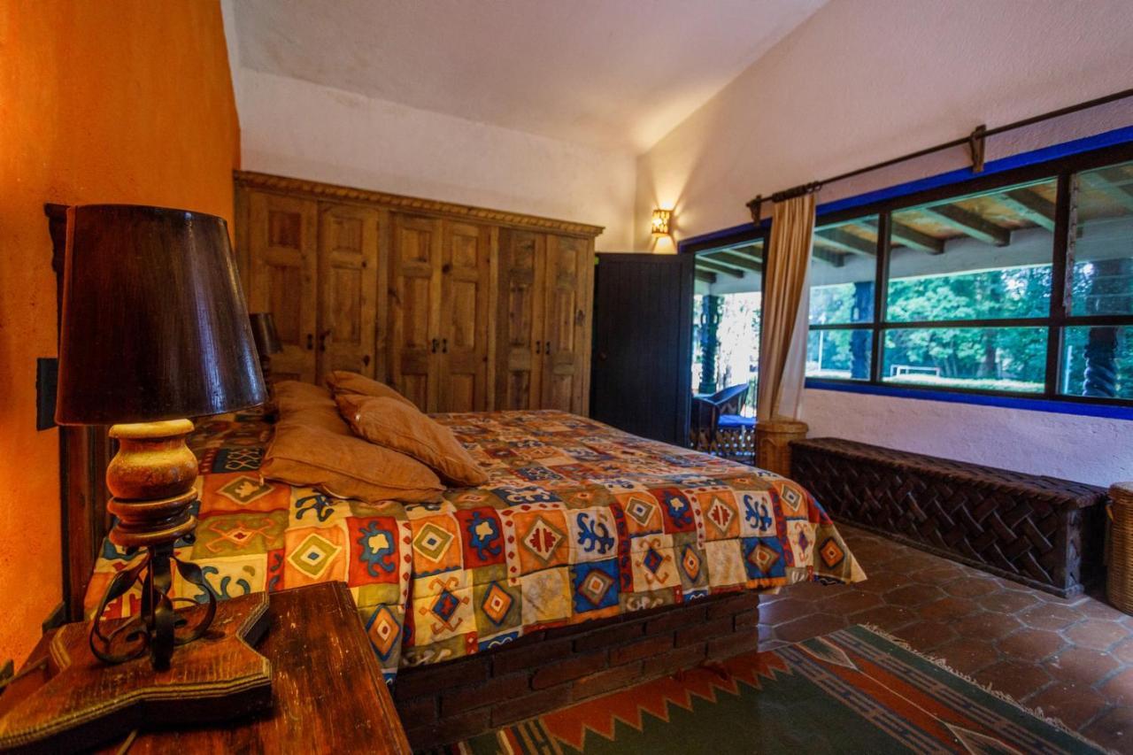 Lago Sol Hotel & Suites Tzintzuntzan Екстер'єр фото