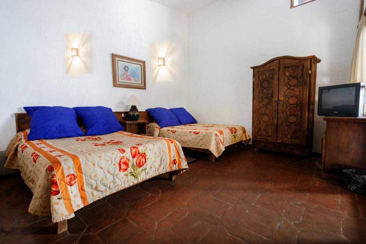 Lago Sol Hotel & Suites Tzintzuntzan Екстер'єр фото